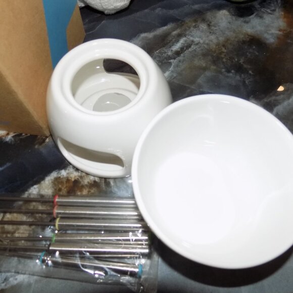 AVON 2009 CLASSIC FONDUE SET NEW - Picture 3 of 3